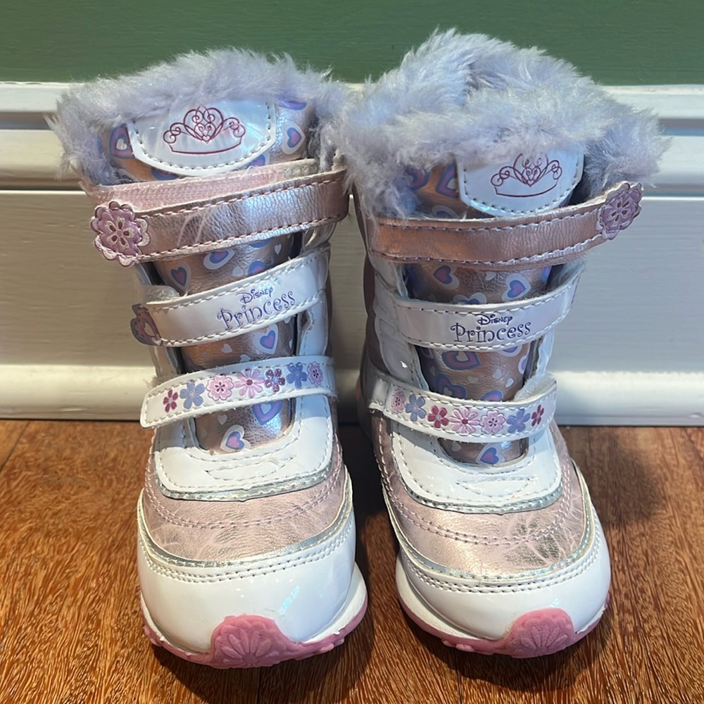 Disney Princess snow boots size 6